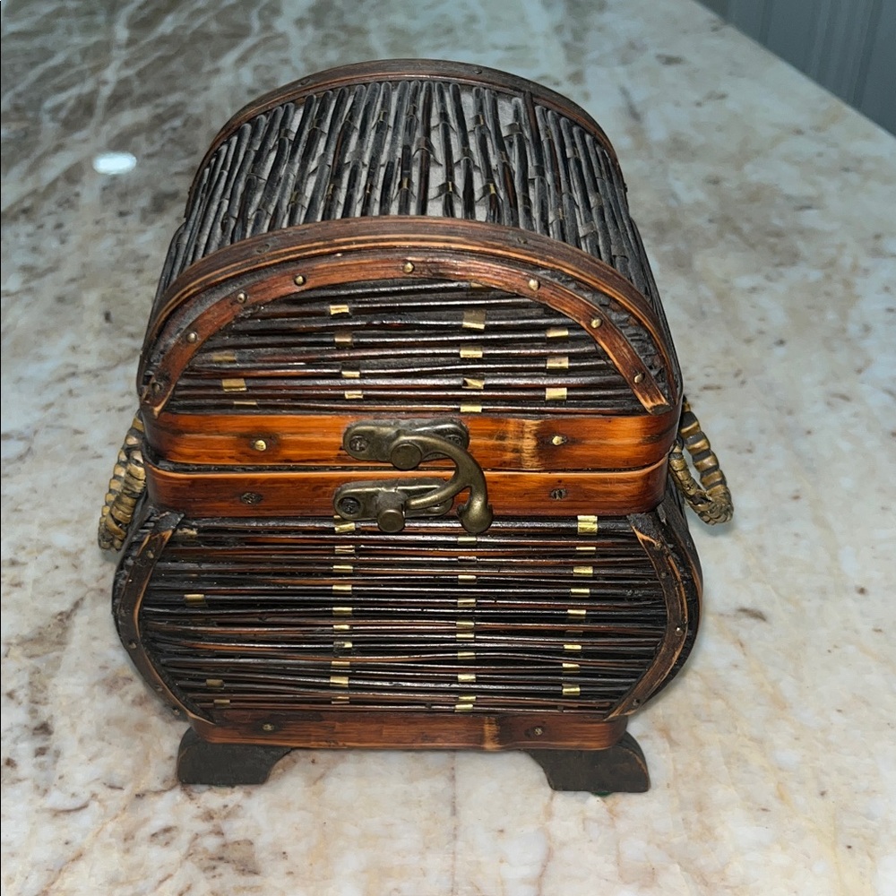 Rustic Brown Wicker Accent Box